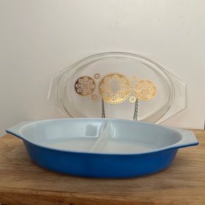 Pyrex Royal Blue Gold Medallion Lid Divided Serving Dish 1.5 Qt Vintage